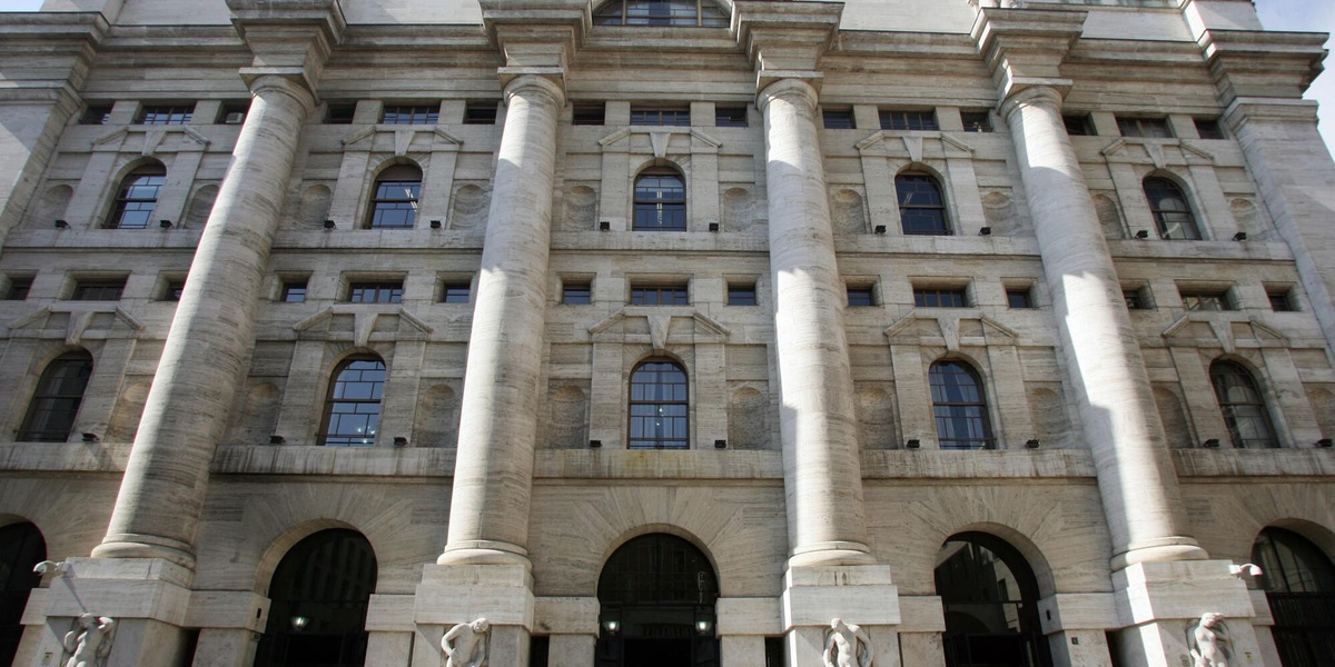 Borsa: Milano positiva (+0,4%), sprint di Stm e Fincantieri