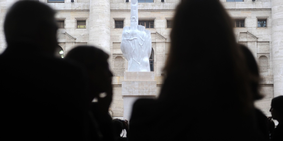 Borsa: Milano riduce il rialzo (+0,35%), balza Inwit, scivola Leonardo