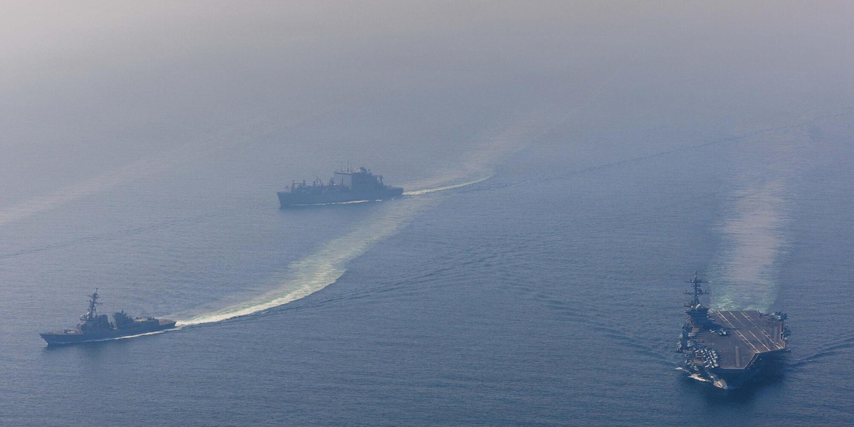 Media, navi della Marina Usa attraversano Hormuz per la prima volta