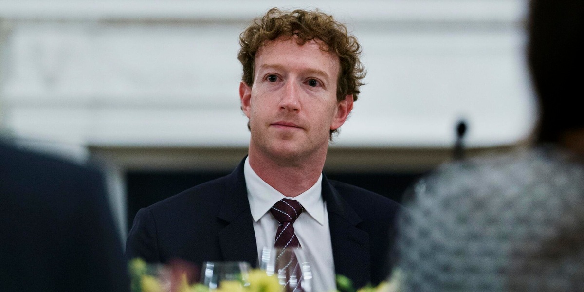 Ft, 'Meta lavora a una versione IA di Zuckerberg per interagire con lo staff'