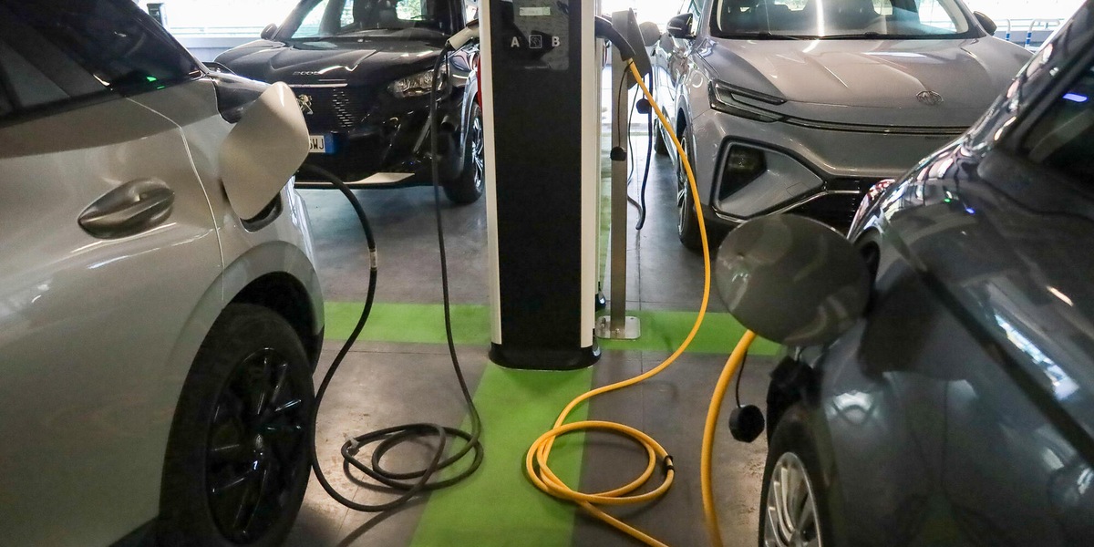 Con l'auto elettrica risparmi fino al 53% rispetto al gasolio