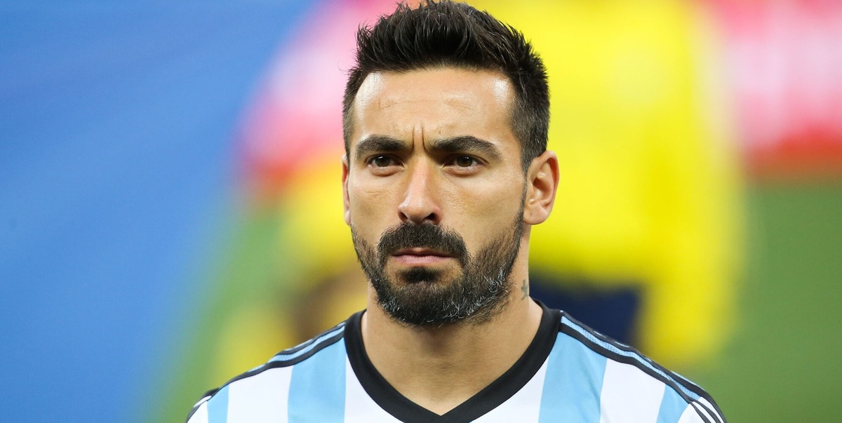 Lavezzi, la lettera commuove Napoli: "Forse tornerò, ero felice. La depressione? Ne sono uscito grazie ai miei figli"
