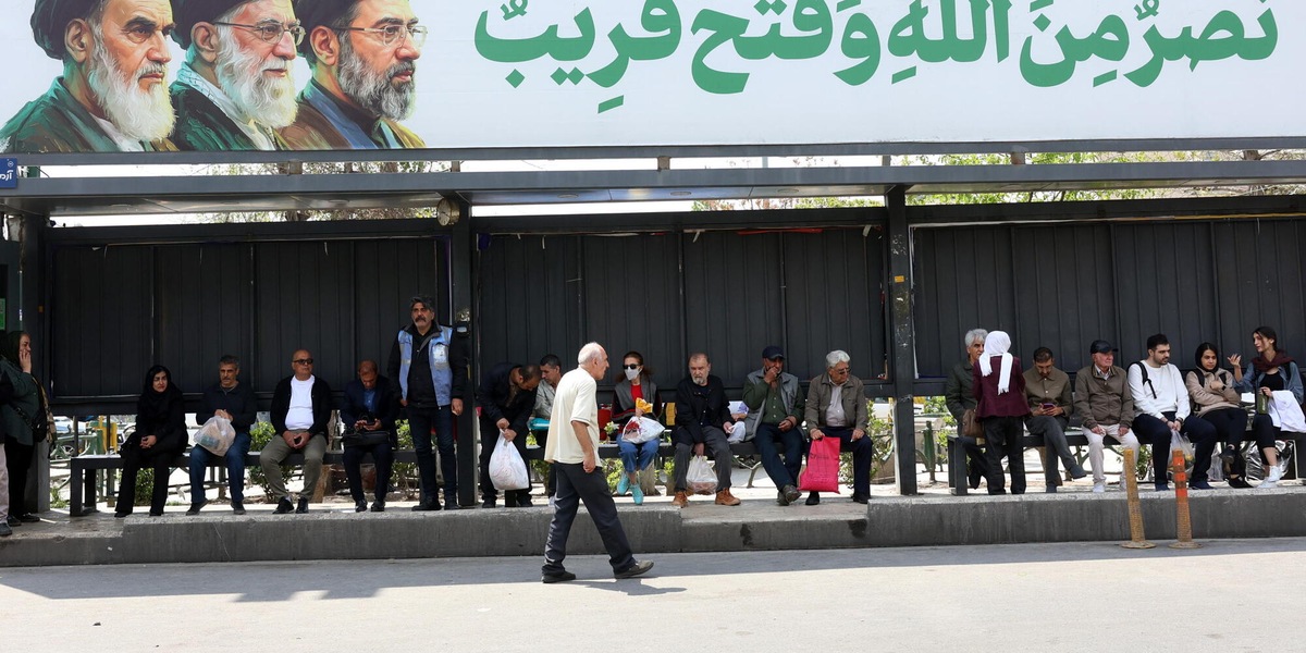 Teheran, 'Usa tolgano il blocco e noi negozieremo a Islamabad'