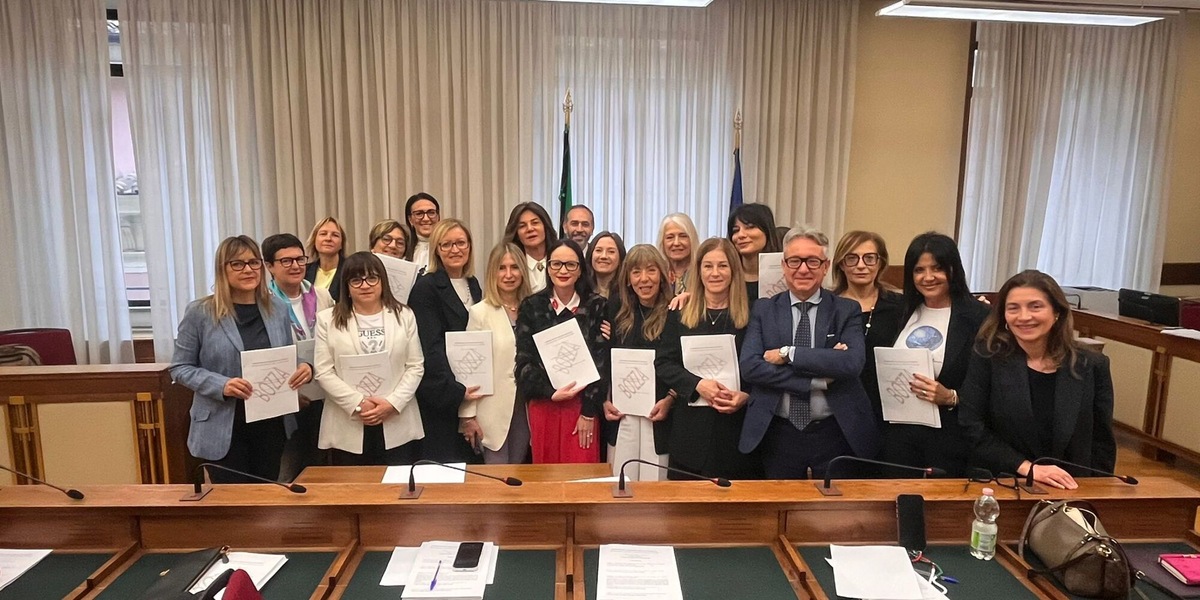 Commissione Femminicidio, 'sia reato generare contenuti sessuali con l'IA'