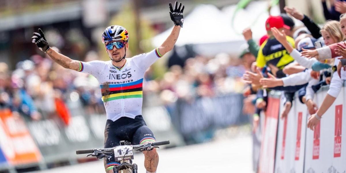Tour of the Alps, Pidcock vince la terza tappa condizionata da una maxi caduta: Finn in ospedale