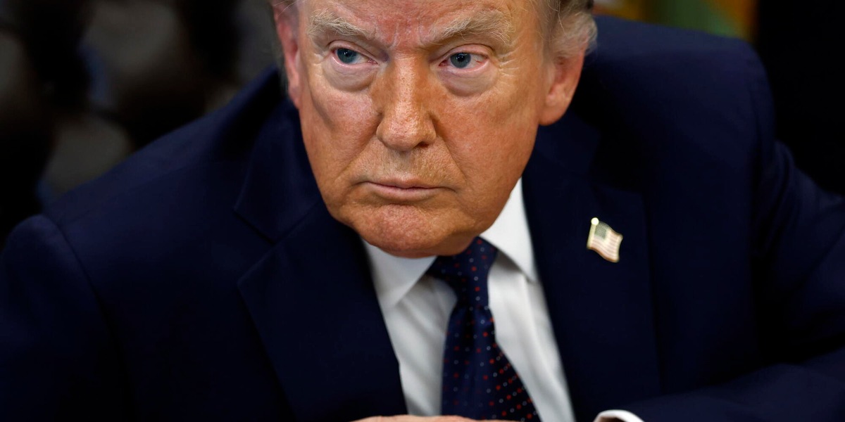 Spari durante il gala dei corrispondenti in Usa, Trump portato fuori