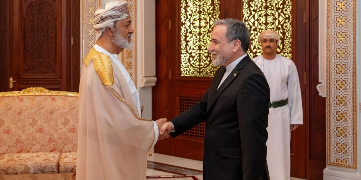 Il ministro degli Esteri iraniano arrivato a Islamabad dopo una tappa in Oman