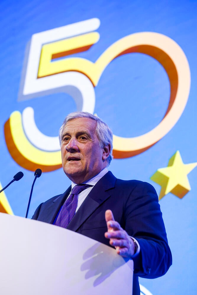 Tajani, contrario a ipotesi uscita unilaterale da patto stabilità per crisi energia