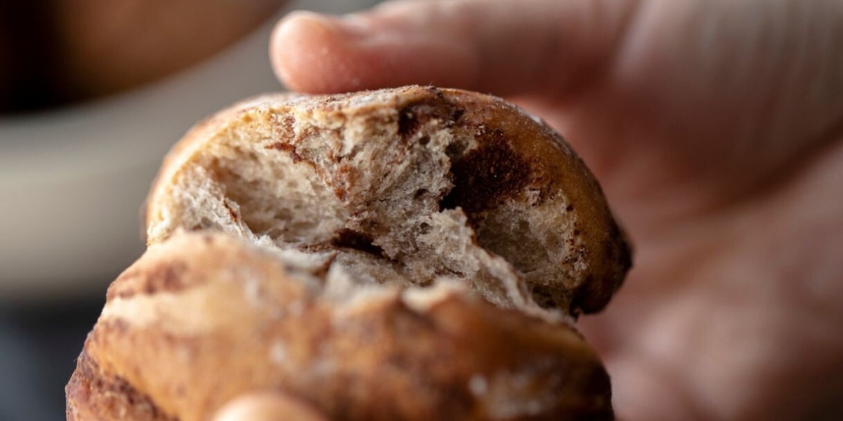L'allarme degli esperti: ecco cosa succede al corpo quando mangi troppo pane
