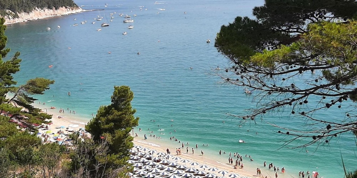 Concessioni balneari fino al 2030 in caso di maltempo o erosione alla costa