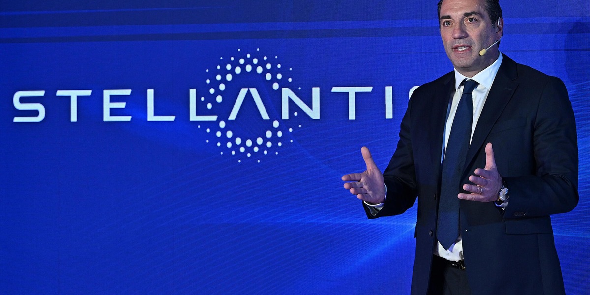 Stellantis affonda a Piazza Affari e cede il 10%