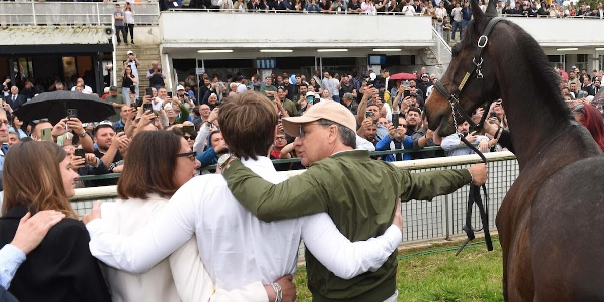 Gli dei di Agnano: la leggenda del Lotteria, tra i passi di Maradona e il volo di Varenne