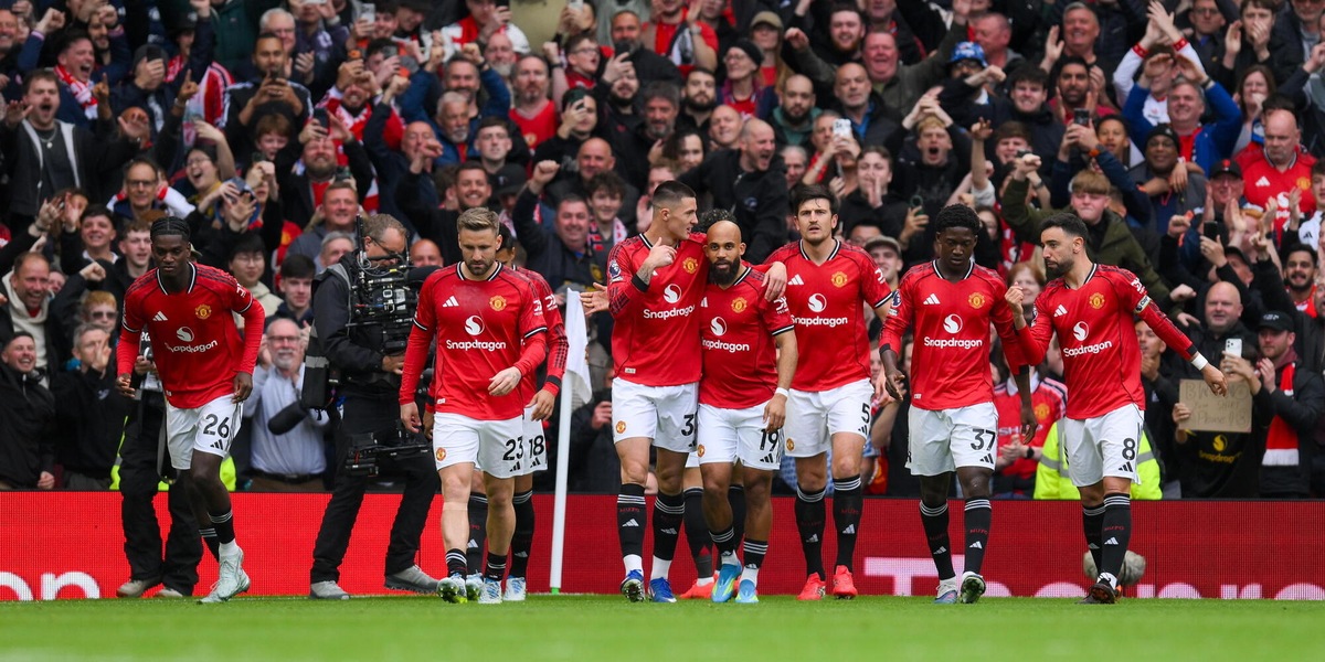 Calcio: 3-2 al Liverpool, il Manchester United torna in Champions League