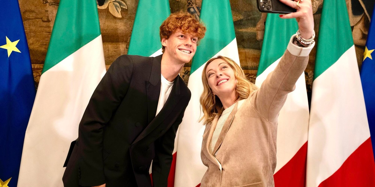 Meloni, Sinner scrive di nuovo la storia, altra pagina indimenticabile