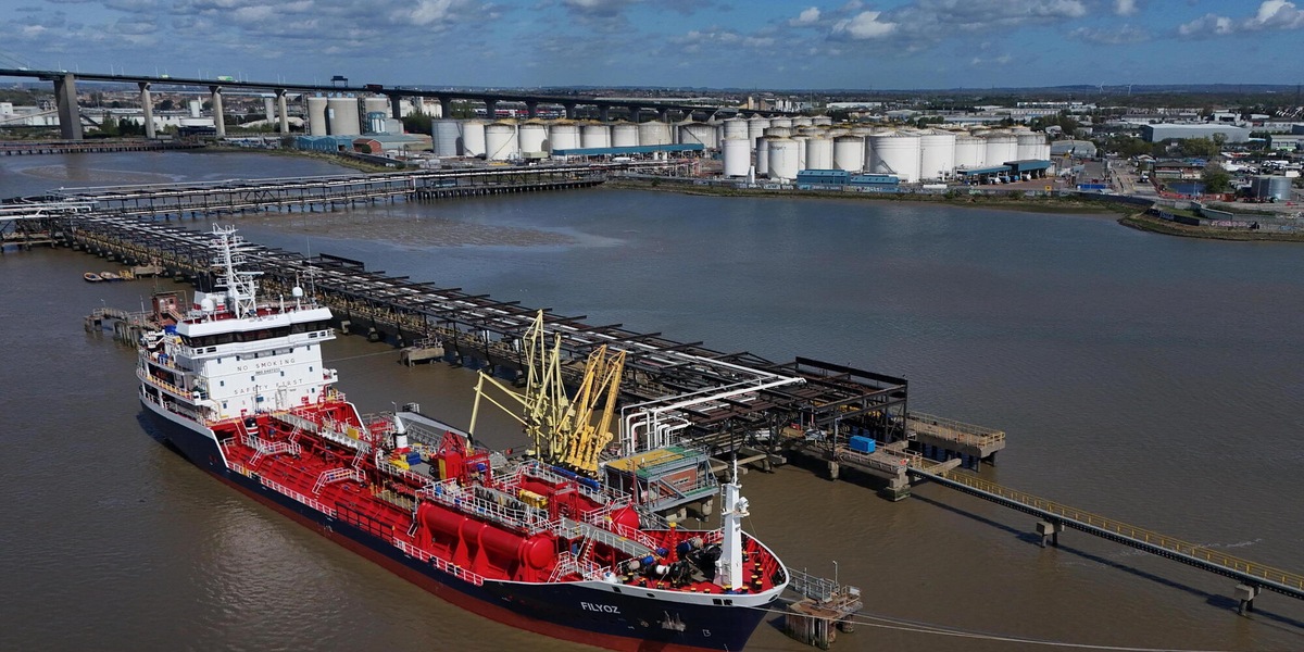 Petrolio in calo, Wti a 101,14 dollari dopo l'annuncio di Trump su Hormuz