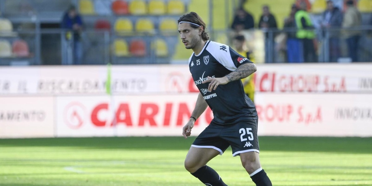 Serie B, le decisioni del giudice sportivo: 13 calciatori squalificati dopo la 37ª giornata