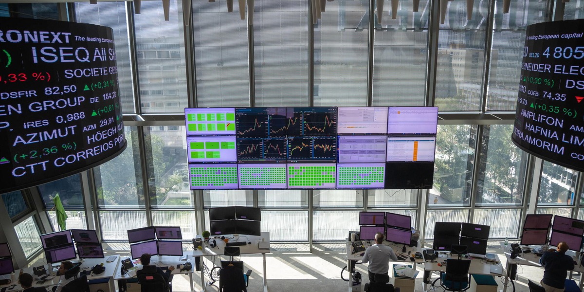 Borsa: l'Europa positiva dopo Wall Street, Milano +1,9%