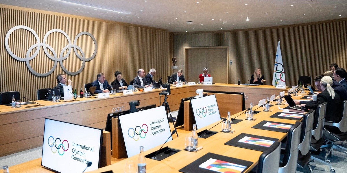 Il Cio revoca il bando olimpico ai bielorussi, è confermato per la Russia