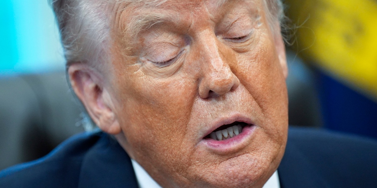 Trump, colpiremo Iran più forte se non firma accordo in fretta