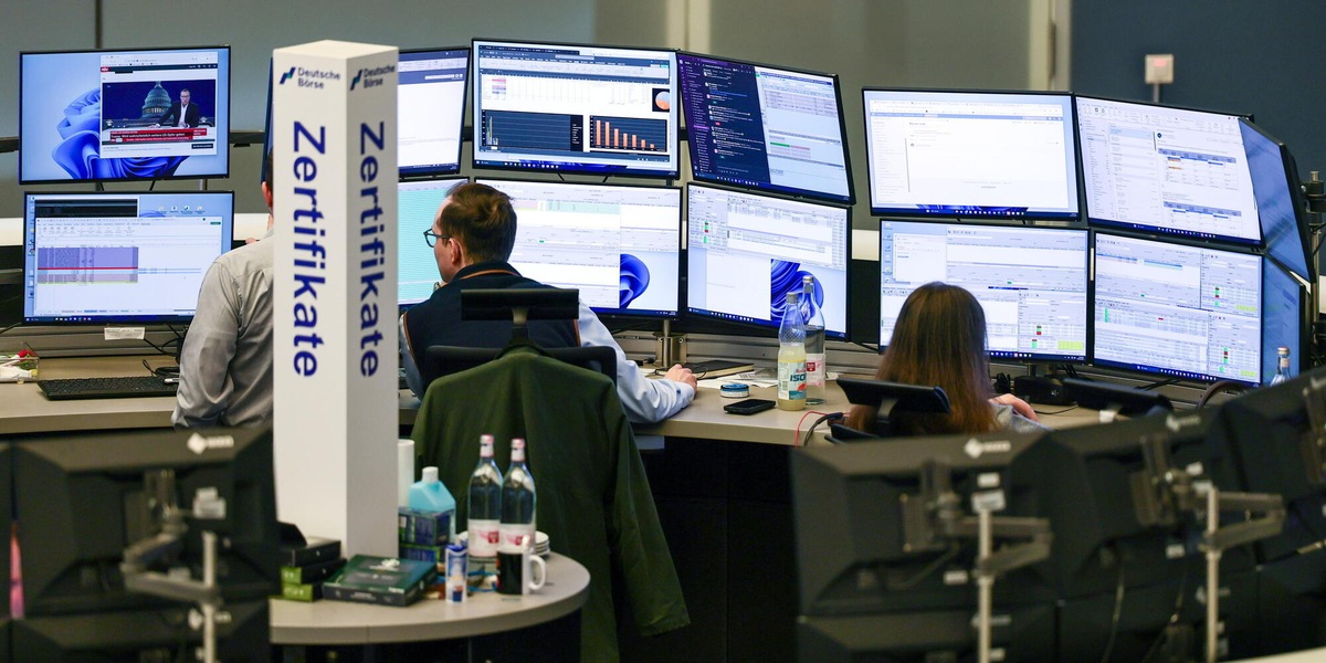 Borsa: Europa negativa dopo dati Usa, Wall Street testa nuovi record