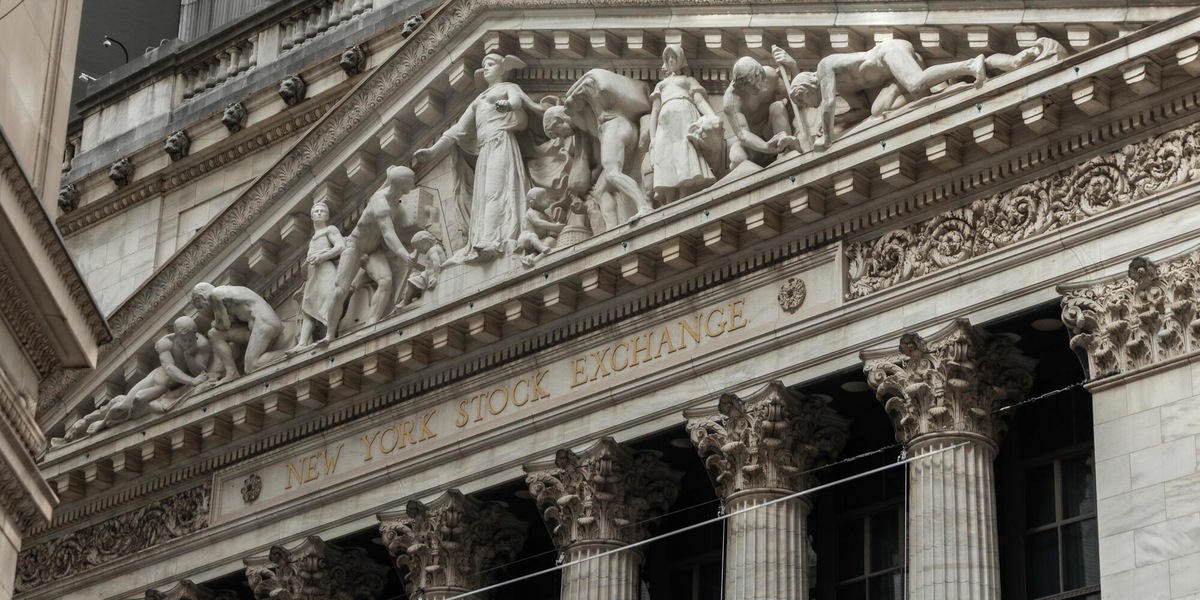 Wall Street apre positiva con occupazione aprile, Dj a +0,39%, Nasdaq a +0,60%