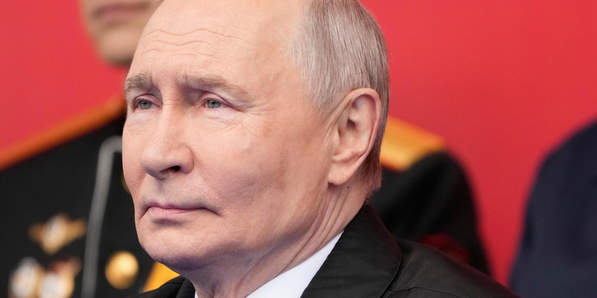 Putin, 'pronti a negoziare con la Ue, preferirei Schroeder'