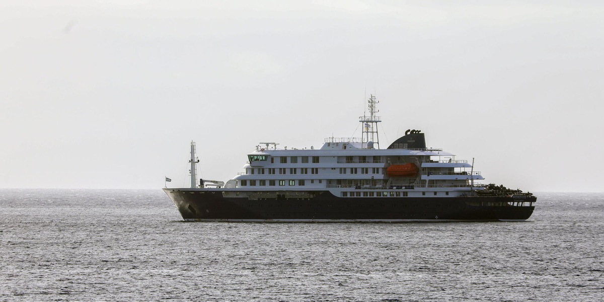 Allarme hantavirus, la nave Hondius vicina alle coste di Tenerife