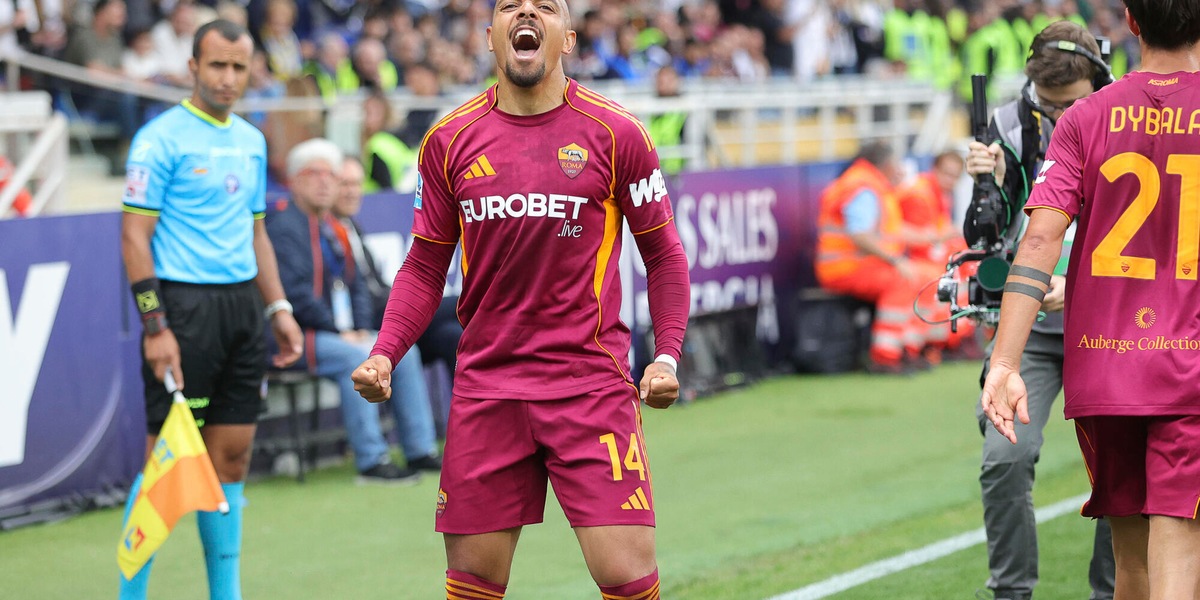 Impresa della Roma, rimonta e vittoria nel recupero a Parma