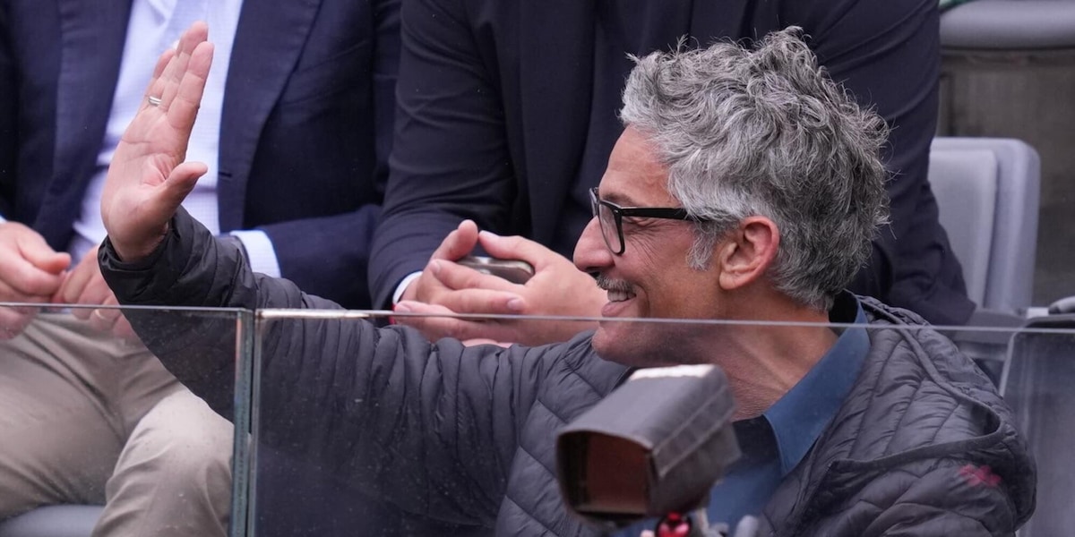 Fiorello categorico sul calcio: "Mi annoia, mi godo Sinner. Ho detto a Edberg di essere un famoso tennista!"