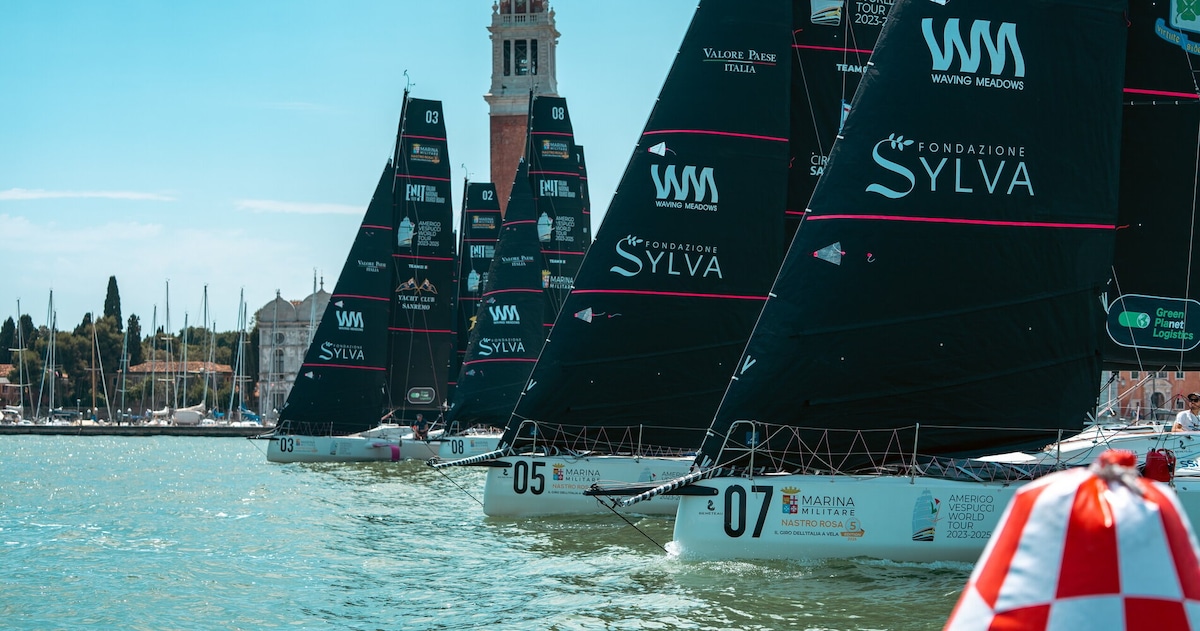Presentata la 6ª Edizione del Marina Militare Nastro Rosa Tour, il "Giro d’Italia a vela" che mette al centro i giovani, il mare e i territori