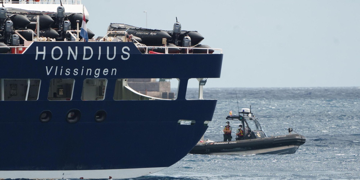 Evacuazione conclusa, la nave Hondius salpata per i Paesi Bassi