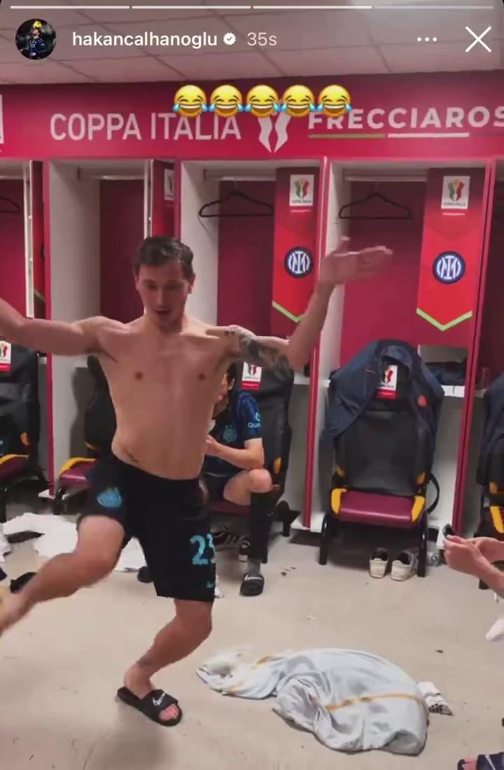 Barella scatenato, il balletto nello spogliatoio dopo Lazio-Inter diventa virale