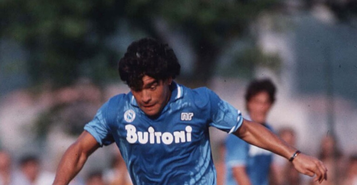 Napoli-Pisa nel ricordo di Maradona: 35 anni fa l’unica partita con la 9 in Italia