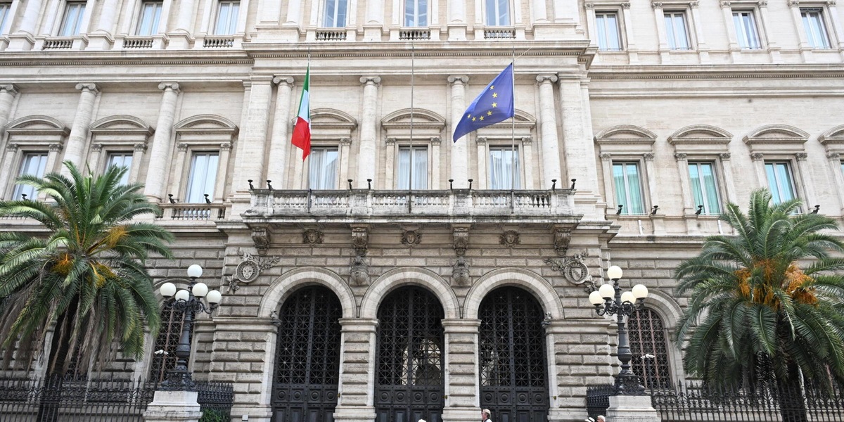 Bankitalia, a marzo il debito sale ancora, a 3.158,8 miliardi