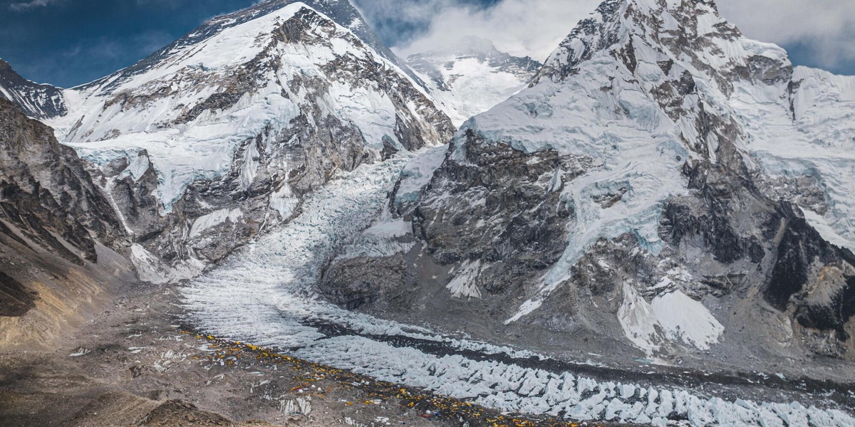 'L'uomo dell'Everest' sulla vetta per la 32esima volta, nuovo record mondiale