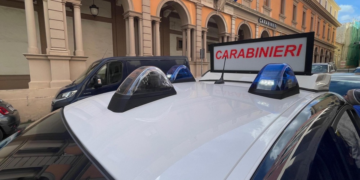 Braccianti ridotti in 'schiavitù moderna': 12 persone arrestate dai Carabinieri