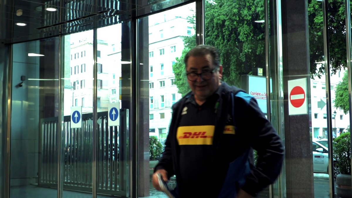 Firme, palloni e risate: il backstage dell'intervista a De Giorgi