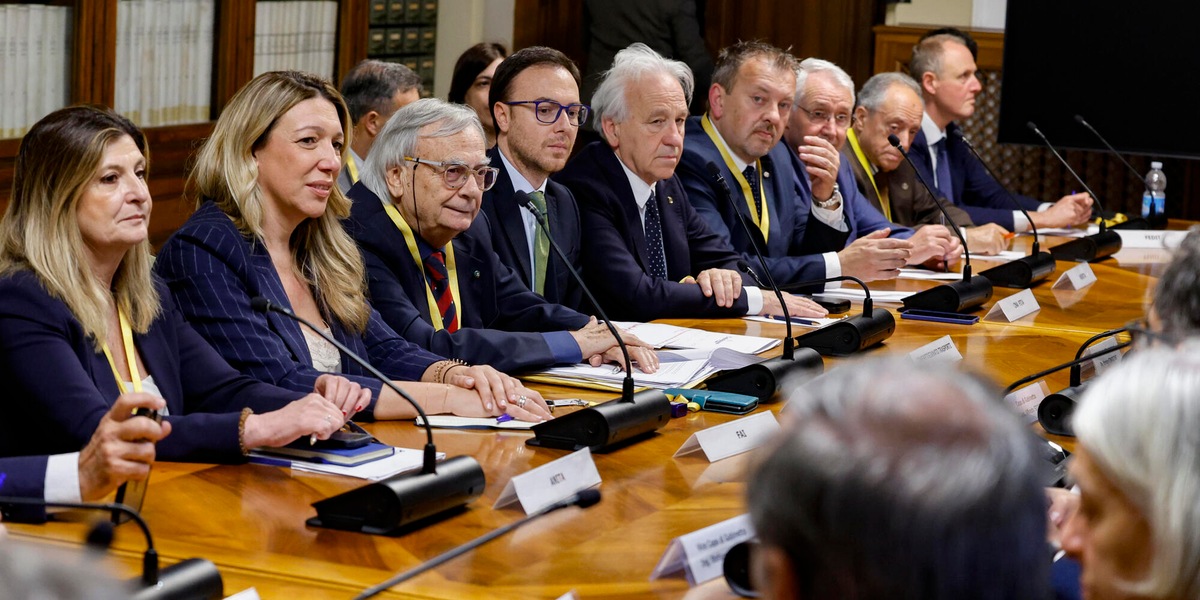 Gli autotrasportatori sospendono il fermo dopo l'incontro con il governo