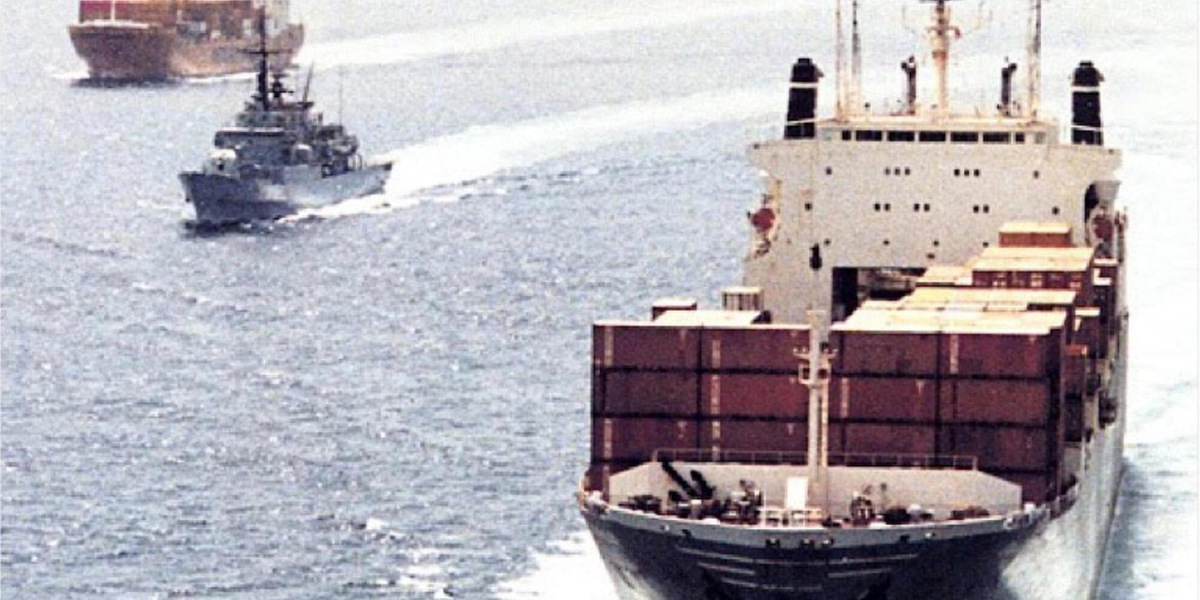 Teheran, 32 navi hanno attraversato Hormuz dopo aver ottenuto il permesso
