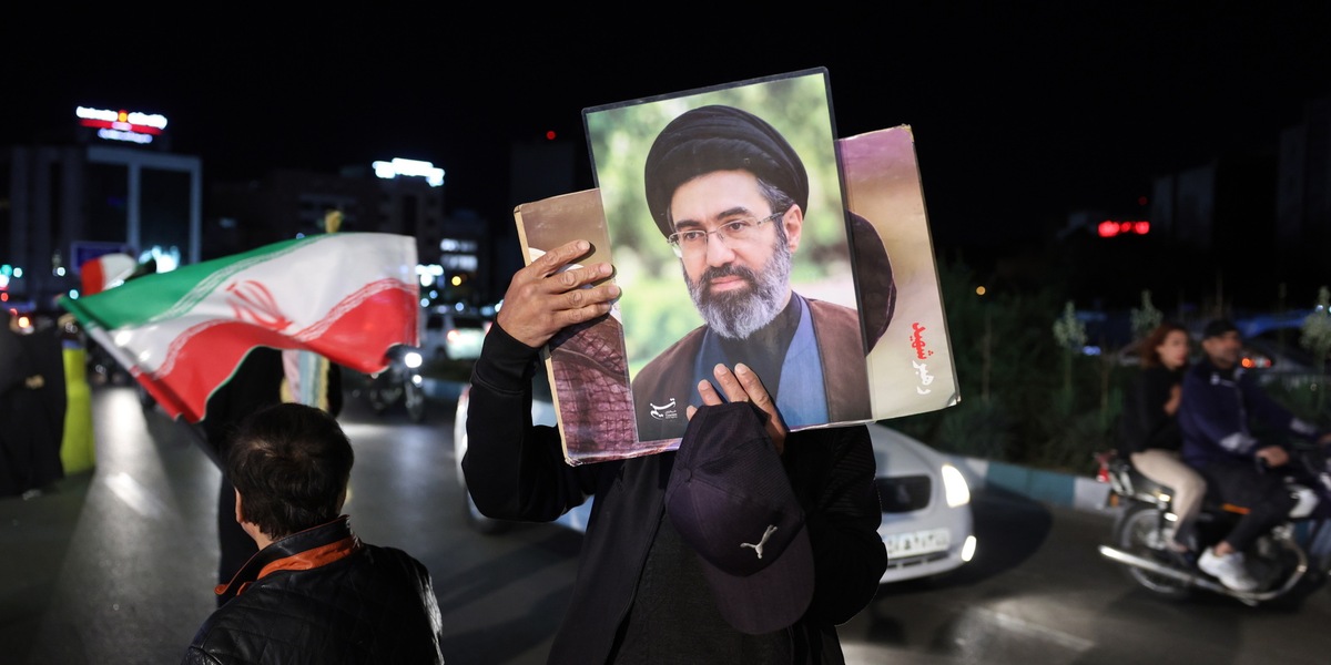 Khamenei, 'il Medio Oriente non farà più da scudo alle basi Usa'