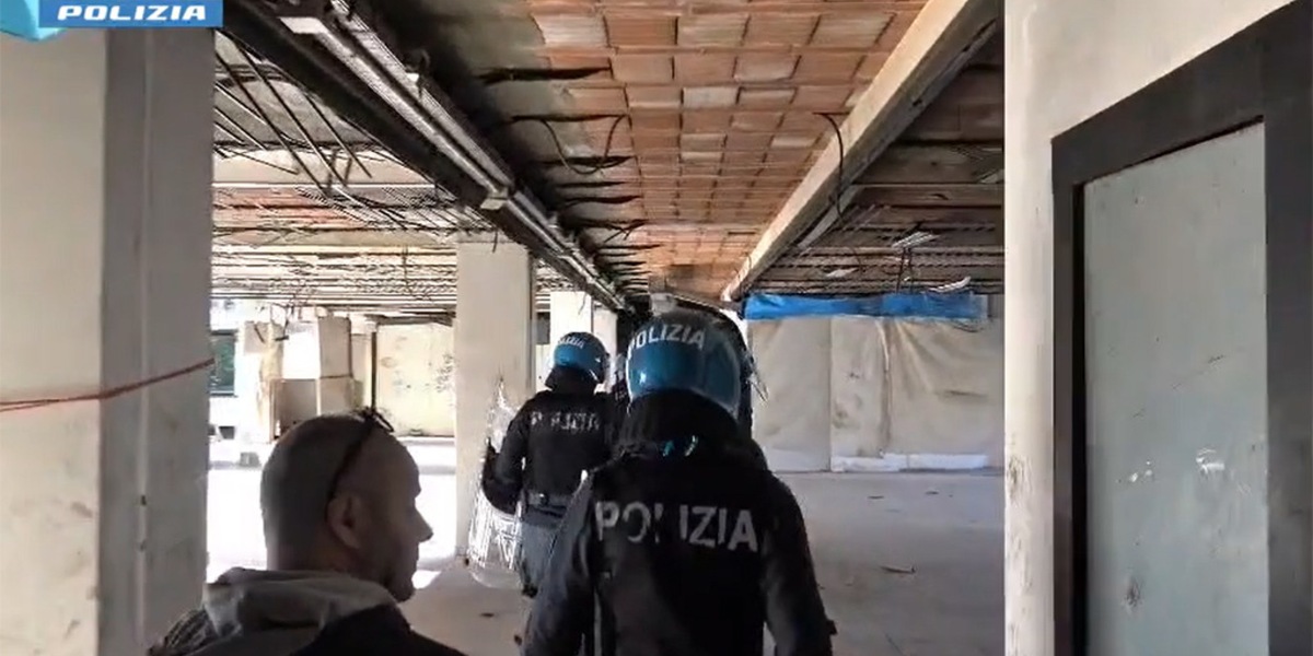 Sequestrata e violentata per 3 giorni, fermate 5 persone