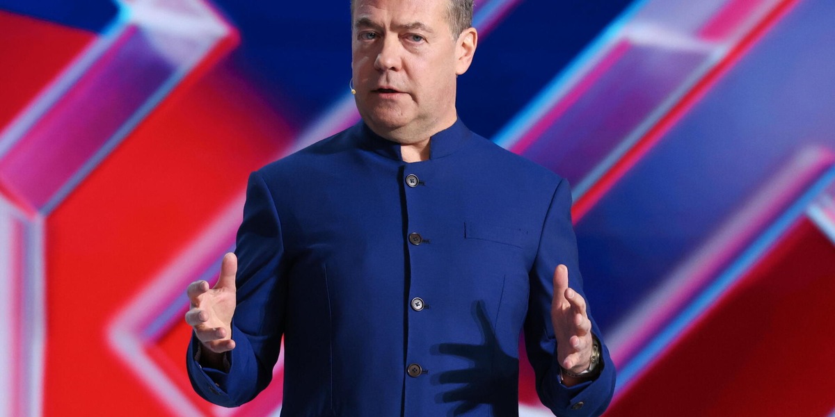 Medvedev ai cittadini Ue, 'siate vigili, il sonno tranquillo è finito'