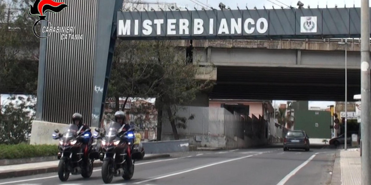 Picchia violentemente la moglie durante lite, donna è gravissima