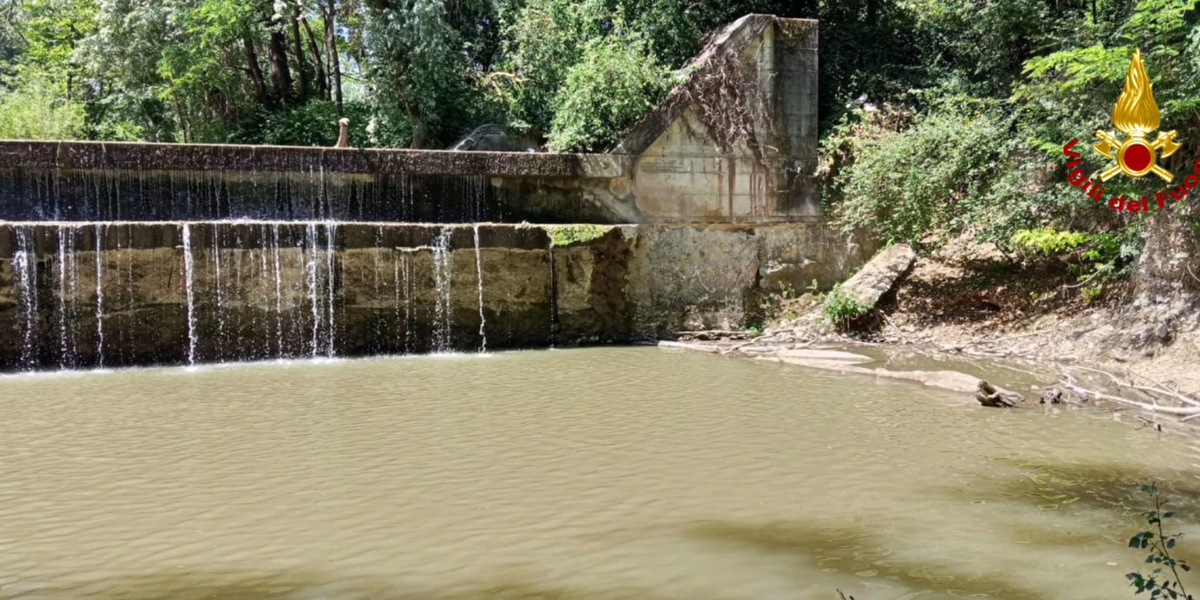 Si tuffa e non riemerge, morto un 14enne in un torrente