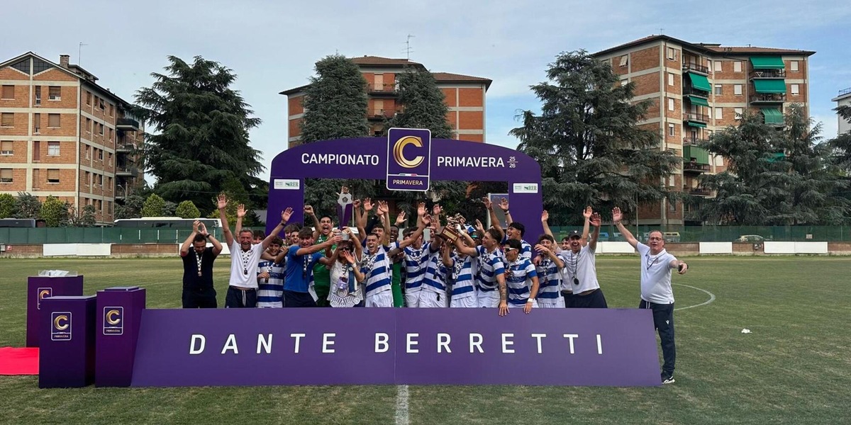 La Pro Patria fa festa, vince il trofeo 'Dante Berretti'