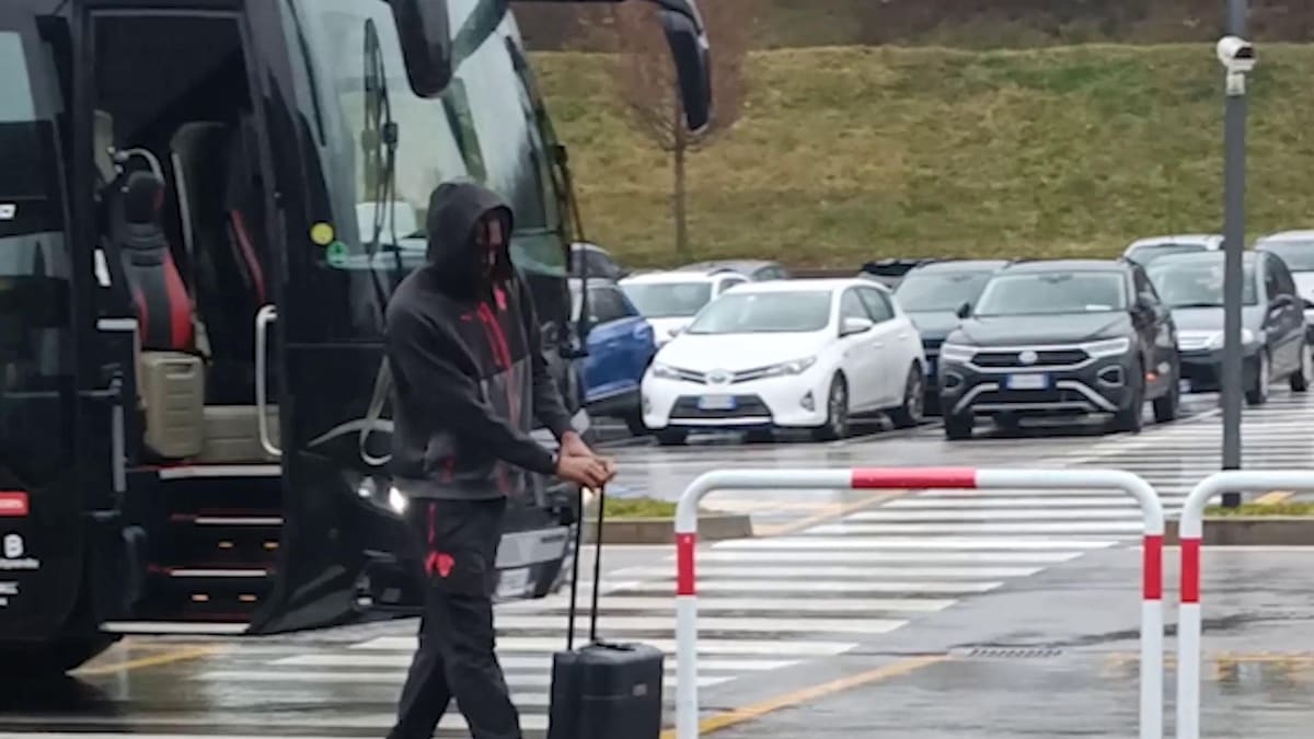 Milan, Leao all'improvviso saluta i rossoneri