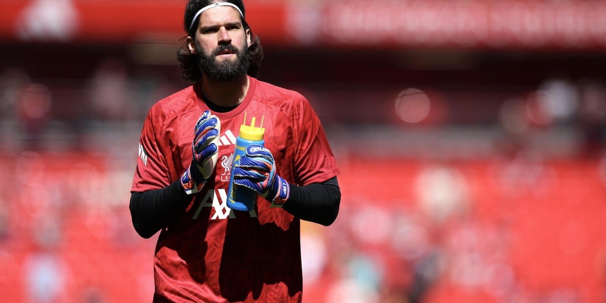 Juve, si riapre la pista Alisson. Milan, idea Slot per la panchina
