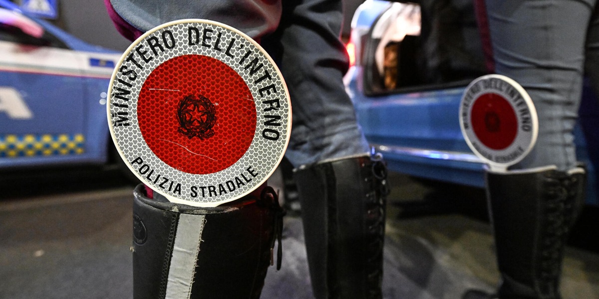 Quattro cadaveri carbonizzati trovati in un'auto nel cosentino