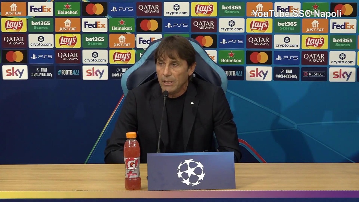 Fenerbahce, sogno Conte: pronta offerta da 15 milioni