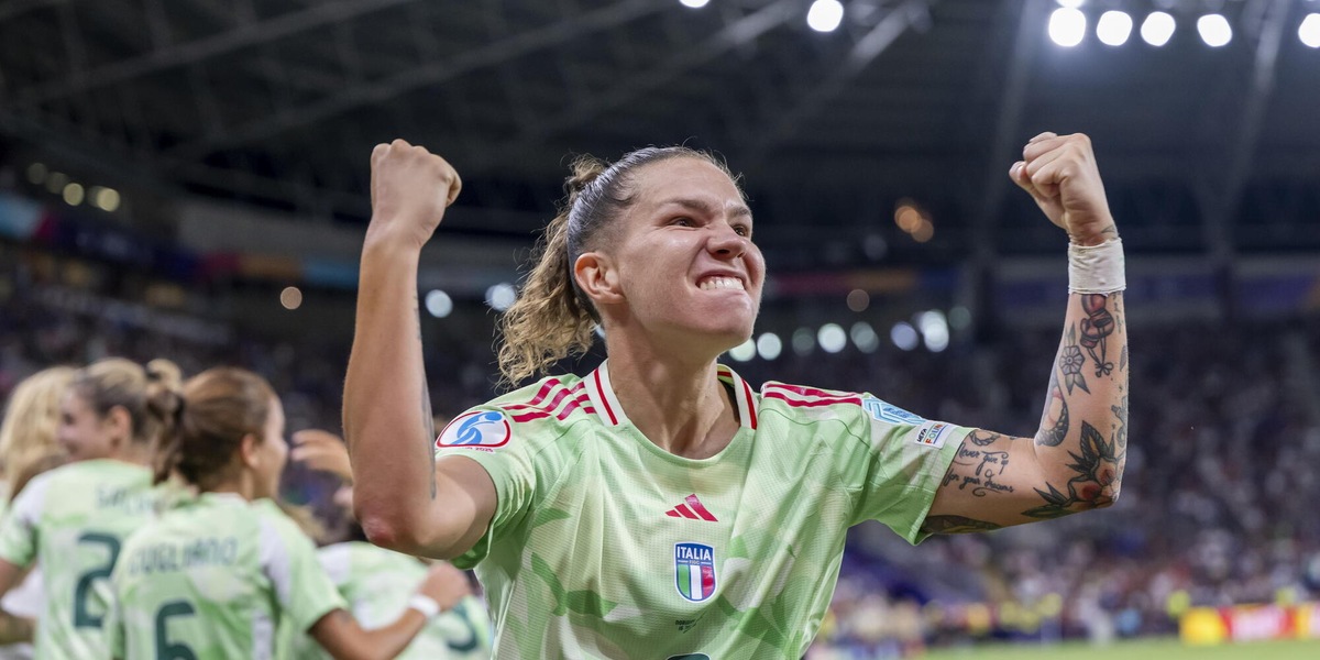 Calcio: Linari, "La partecipazione ai Mondiali donne? Vogliamo giocarcela in Svezia"